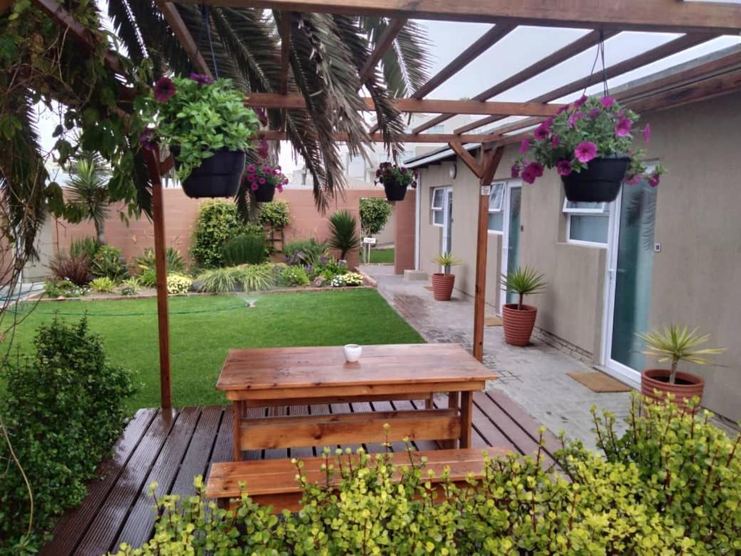 The Mole Guesthouse Swakopmund Exterior foto